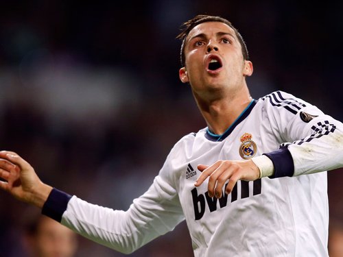 他通过每年 他通过每年